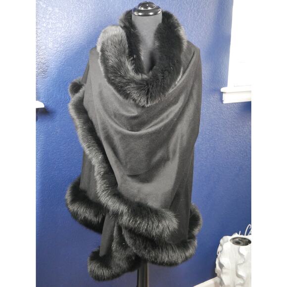 Stunning Cashmere Cape with Fox Fur trim Coat Jacket Wrap - Picture 1 of 6